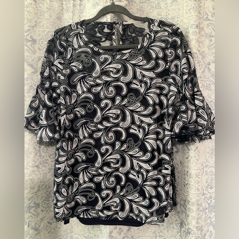 Classy!!! Navy and White blouse. Navy shell, very good used condition. Large.